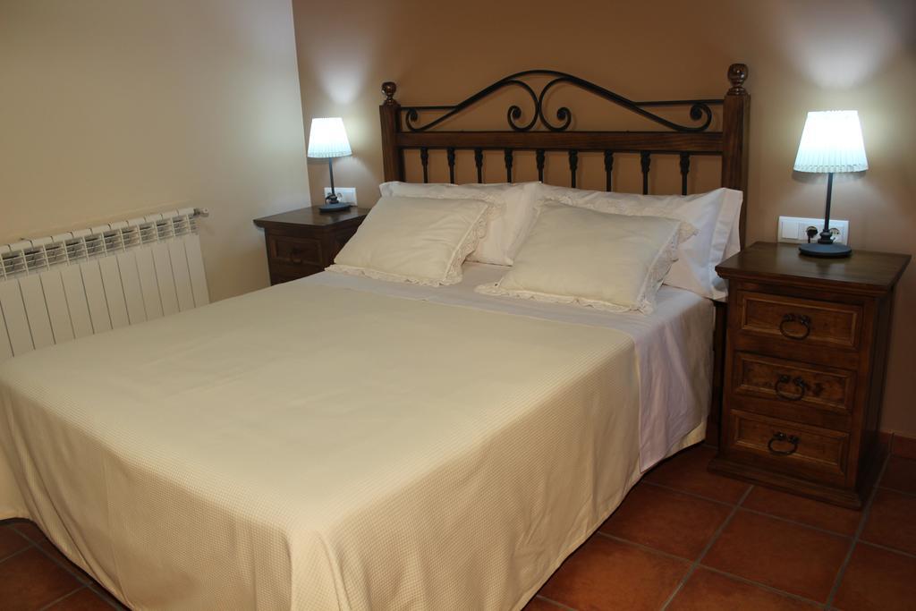 Apartamentos Los Rosales De Isabel Corral de Ayllon Buitenkant foto